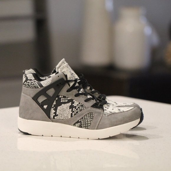 NWOT Snakeskin High Tops - Picture 2 of 3